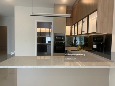 Brand new hilltop modern townhouse in Mont kiara for rent