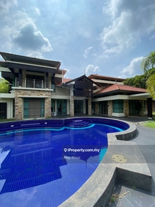 Bungalow With Swimming Pool