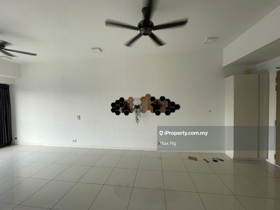 M city ampang 2 bedrooms partially furnished unit for rent