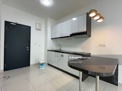 Renovated Kitchen with Proper Kitchen Hob & Hood Ready Unit for Rent!