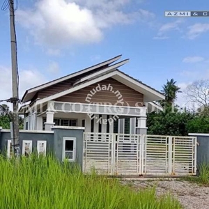 Rumah Banglo Setingkat Kubang Panjang, Gelugur Kedai, Kuala Terengganu