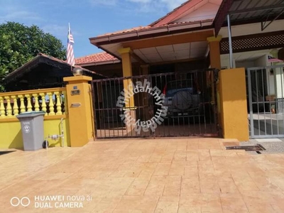 Rumah Berkembar 1 Tingkat di Tanjung Bidara, Melaka