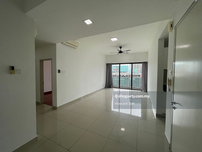 Cozy environment, walking distance to shopping mall