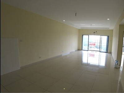 Freehold 3 Rooms Condo LRT VIO Serviced Apartments Block R1 Setiawalk Puchong For Sale
