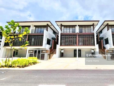 Freehold Premium Intermediate Terrace House Biggest Unit For Sale