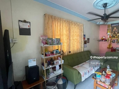 Johor Jaya, 1 Storey Low Cost House, Corner Lot with 4ft Land, 2 Bed