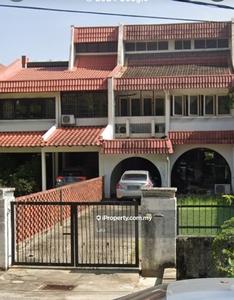 Long land 2-sty house unit in Taman Desa