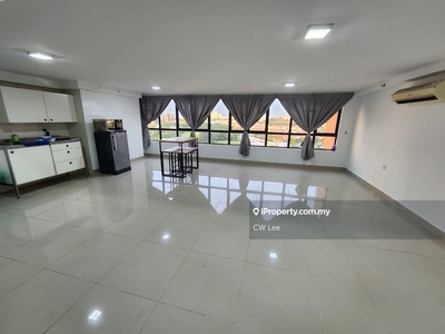 One Soho @ Subang (Bigger Unit with Balcony) for Rent MYR 1,900 Only!!