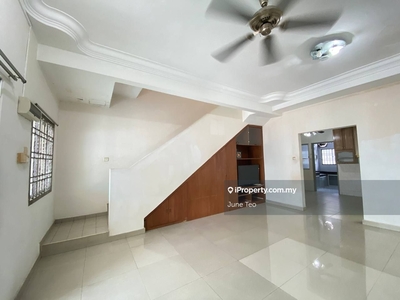 Renovated Partial Furnished 2sty Terrace @ Setia Indah for Rent