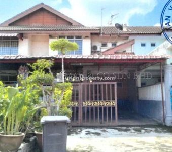 Terrace House For Auction at Pantai Sepang Putra