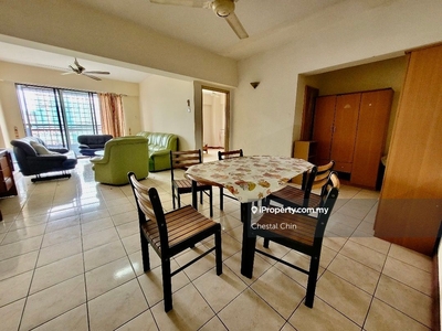 Vista Komanwel A condo with balcony, fully furnished, ready move in