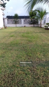 Corner home with big land area of 4700sf for sale at Damai Residence