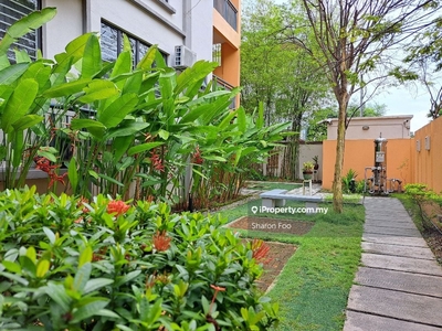 Quiet intermediate low density unit with balinese garden surrounding