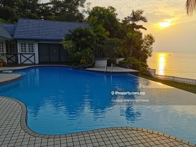 Exclusive Sea front Bungalow Villa with Pool (Port Dickson)