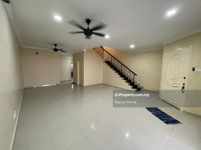 Furnished with Jacuzzi 3-Storey Anjung Sari @ Setia Alam For Sale!