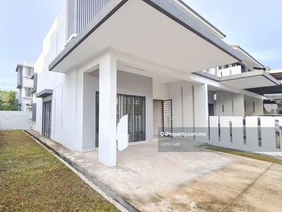 Near Playground Freehold 2 storey End Lot Taman Putra Prima 8b Pp2