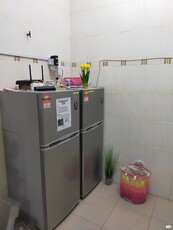 ◑﹏◐ Walking Distance to LRT Station ✿ Puchong Air-Cond Super Single Room