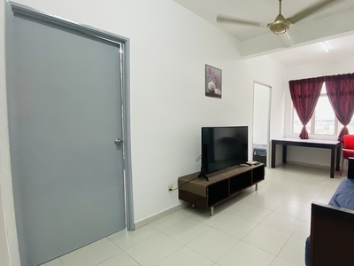 Master Room with WIFI, TV, Aircond at Seri Kembangan, Selangor
