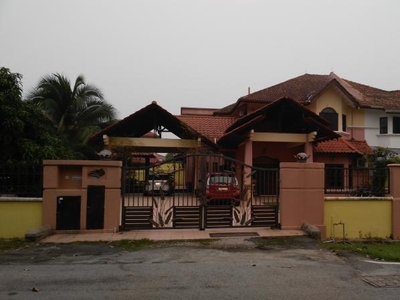 6 bedroom Semi-detached House for sale in Kota Damansara