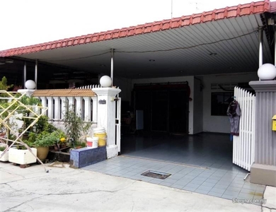 Single storey for sale at jln sg abong. muar ( non bumi lot )