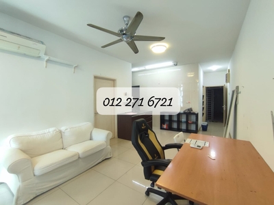 FOR RENT PARTLY FURNISHED VISTA ALAM SERVICED APARTMENT SEKSYEN 14 SHAH ALAM .