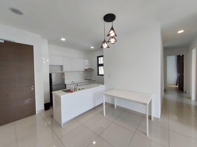 H2O Residences 880sf 4 bedrooms 2 bathrooms semi furnished for RENT
