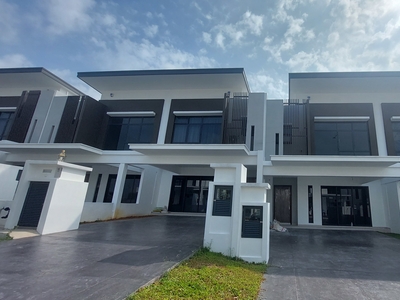 Jade Hills, Kajang, Selangor Terrace House @ Corner