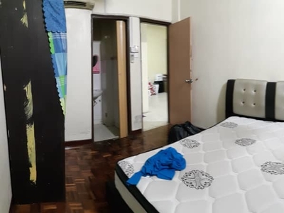Kenari Court Pandan Indah 3 Rooms Unit For Sale