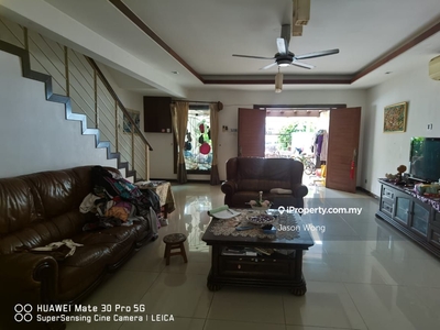 3 Story Superlink Partly Furnished For Sale,Keep And Well condition,KL