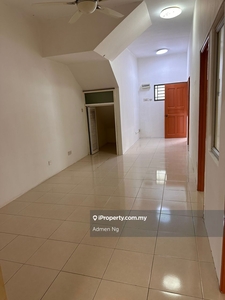 Ground Floor Town House Puchong Covered Car Park