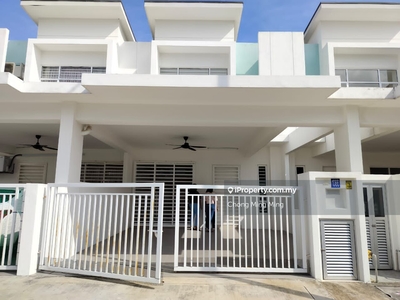 Sendayan House For Rent-Kithen Cabinet