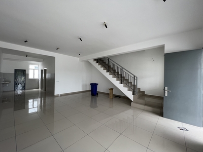 Starling brand new @ bandar rimbayu , 2-storey house, for rent