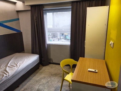 ( 1 month deposit) Middle room with Private bathroom near Monorail
