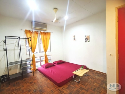 5 Min Walk MRT - Mix Gender Balcony Master Room (Non Sharing) Vista Apartment Damansara Damai PJU 10