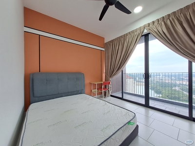 Astetica Residence Balcony Suites, Nearby The Mines Shopping Mall, Shoplots