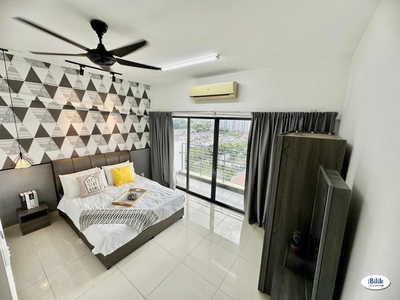 Balcony Room at Setiawalk, Pusat Bandar Puchong