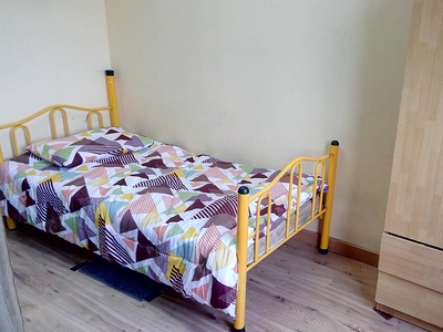 Cyberia Smarthome. Furnished Nonsharing Middle Room RM380 Airconditioned.