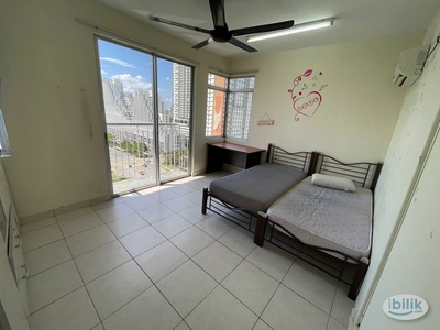 [Female Only] Medium Room with Balcony at Cyberia SmartHomes, Cyberjaya