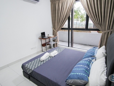 Fully Furnished Master room for rent at with private bathroom at Astetica@Seri Kembangan