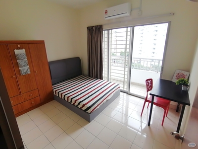 (LIMITED UNIT) Balcony Room for Rent at Suriamas Condominium