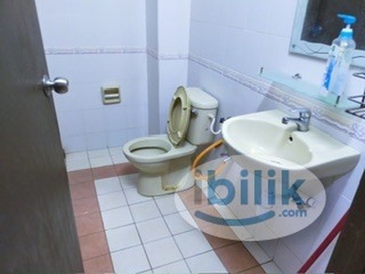 ✨ Middle room for rent at Bandar Kinrara Bk5, Puchong ✨ ️