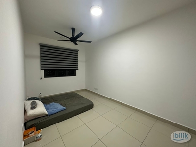 Middle Room @ H2O Residence, Jelutong, Penang