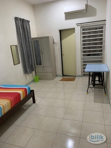 Middle room with private bathroom for rent at Bandar Seri Botani, Ipoh
