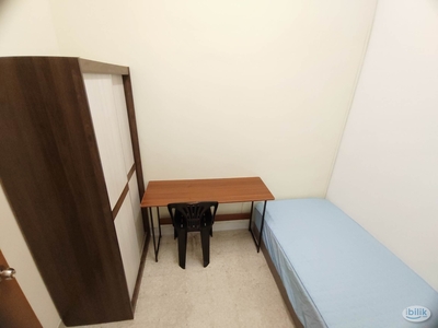 Nearby LRT, Mixed Gender Unit Single Room rent at Taman Paramount House