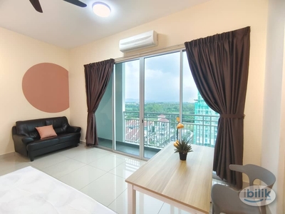 Queen Room with Balcony at Simpang Ampat, near Bukit Minyak, Juru & Batu Kawan