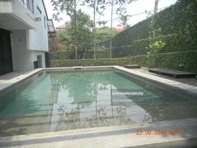 3 Storey bungalow with pool
