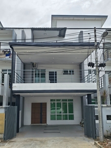 3 Storey Terrace Intermediate House | Taman Tunoh | Penampang