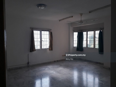 Aman Puri Apartment Basic condition vacant now Corner unit