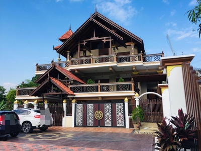 Bungalow Resort Kepong, Kuala Lumpur Bungalow, Three And Half Storeys, Leasehold, Bumi Lot, City living with the fresh air of village ambiance