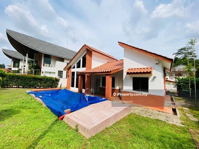 Country style interior design bungalow with pool.